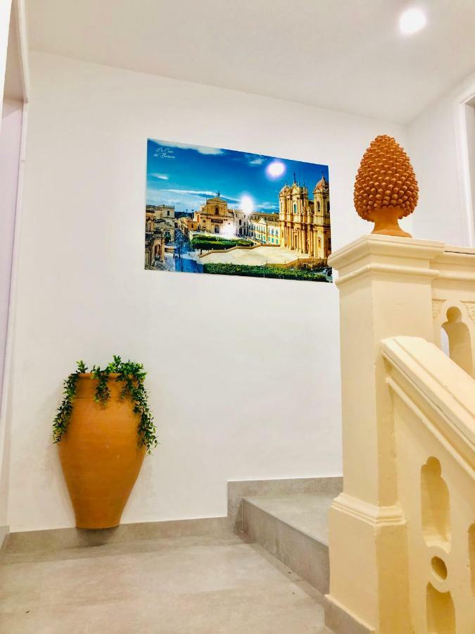 La Casa Del Barocco Hotel Noto Bagian luar foto