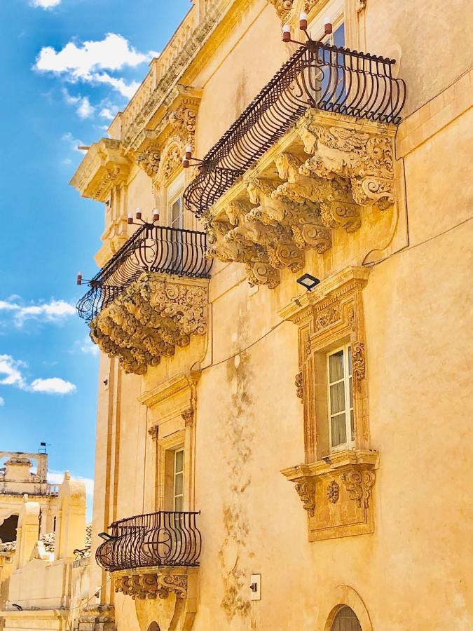 La Casa Del Barocco Hotel Noto Bagian luar foto